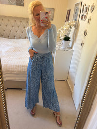 Leohose blau