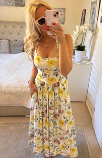 Kleid Neckholder mit Rosenblüten