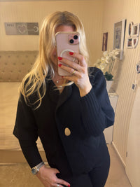 Kastenblazerjacke mit Goldknopf