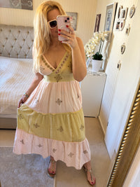 Bohokleid mit Spaghettiträgern rosa Olive Gold