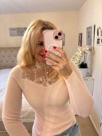 Oberteil mit Spitzendetails in zwei Größen