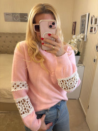 Pullover mit grober Häkelspitze