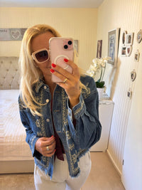 Jeansjacke mit Bohostickerei