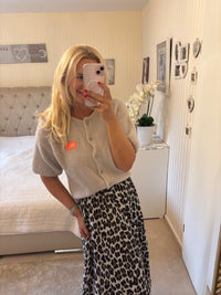 Strickjacke mit Neonpatch beige