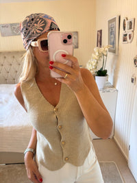 Strickweste beige mit Goldknöpfen